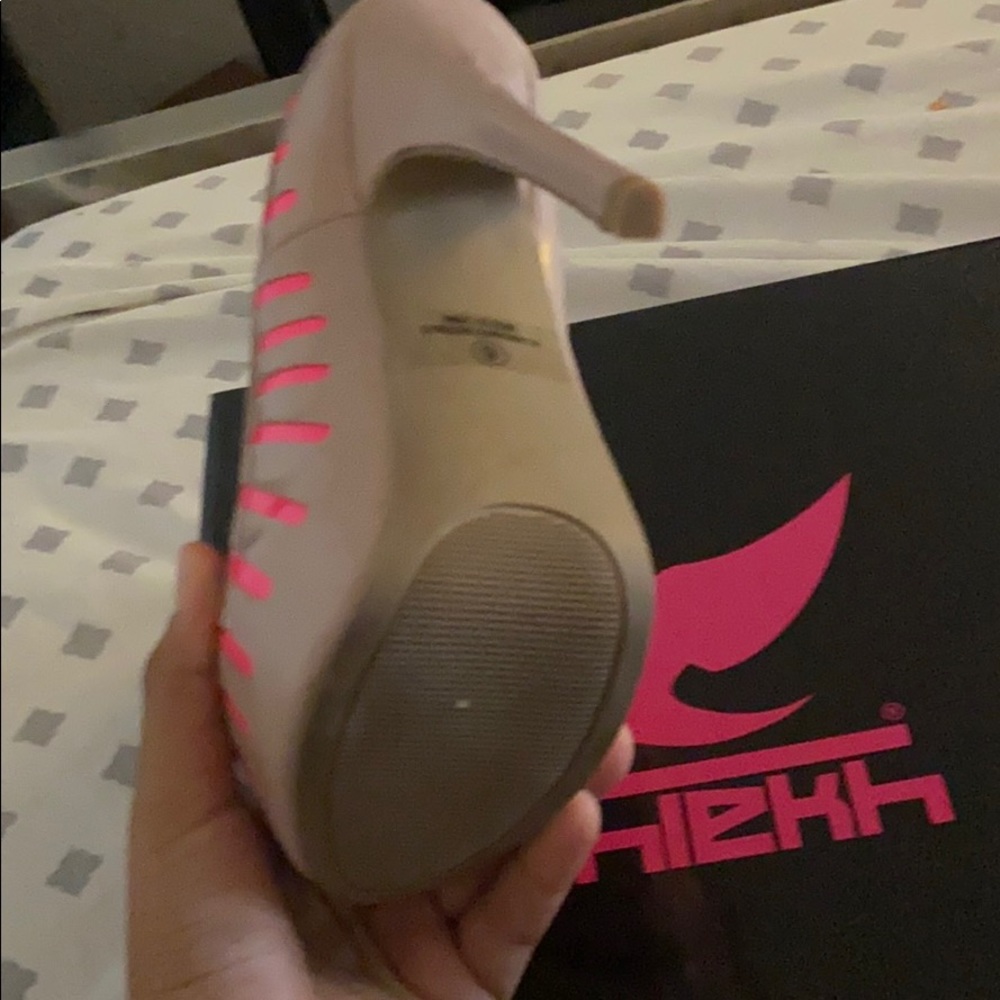 Heels - Picture 3 of 5